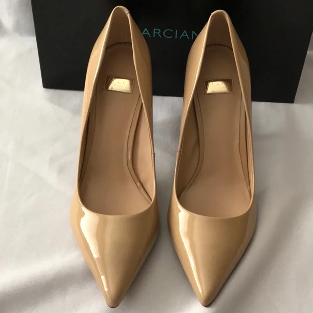 NEW GUESS BY MARCIANO ELSA PUMPS SZ 10